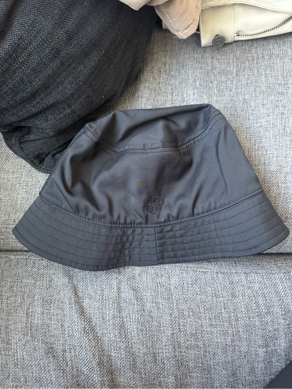 Babaton partition bucket hat